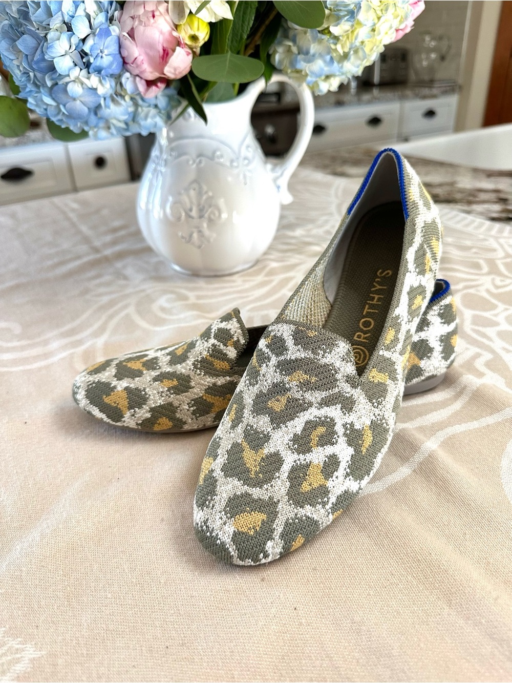 Rothy’s The Loafer Sage Green Leopard Print Flats Size 9.5 Machine Washable